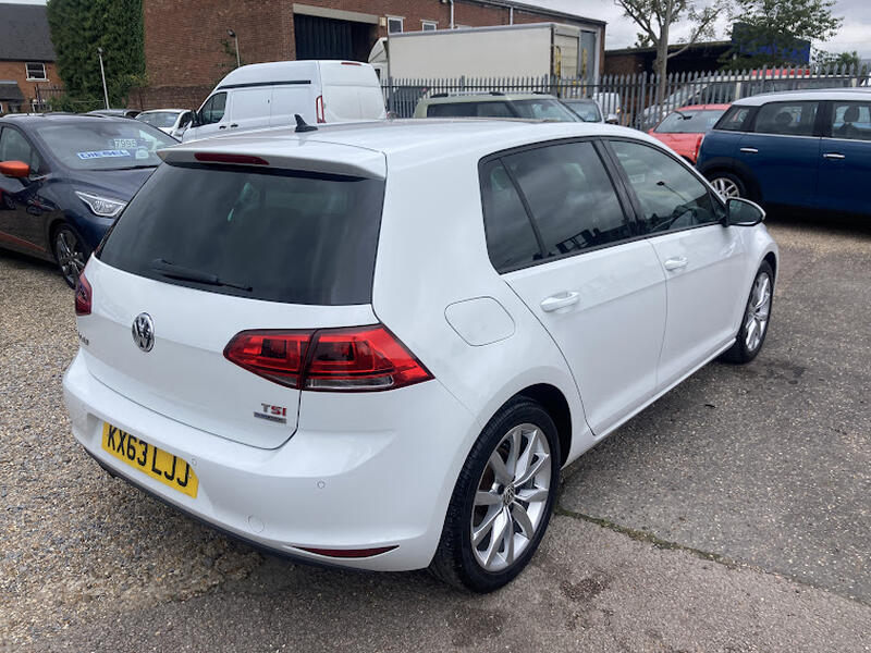 VOLKSWAGEN GOLF