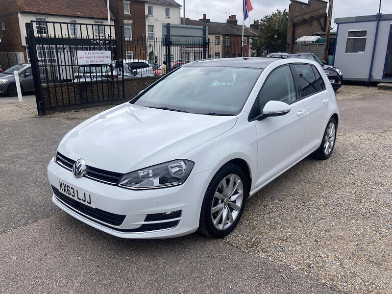 VOLKSWAGEN GOLF