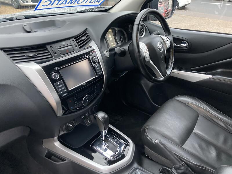 NISSAN NAVARA
