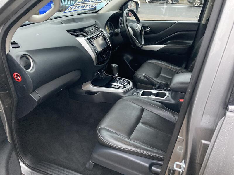 NISSAN NAVARA