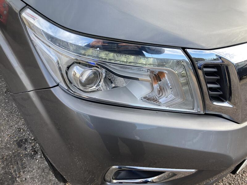 NISSAN NAVARA