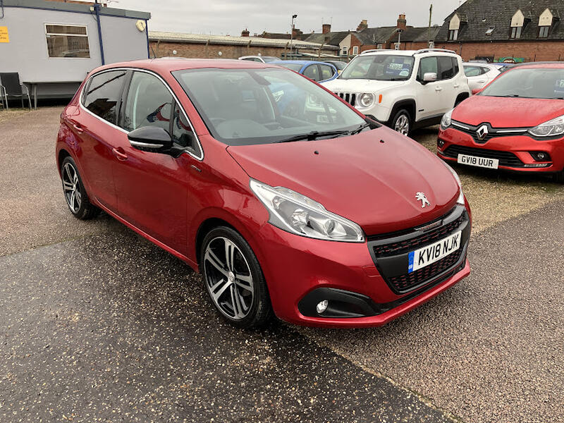 PEUGEOT 208