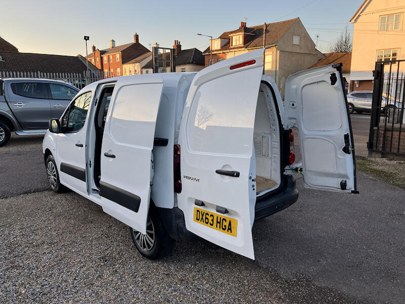 PEUGEOT PARTNER
