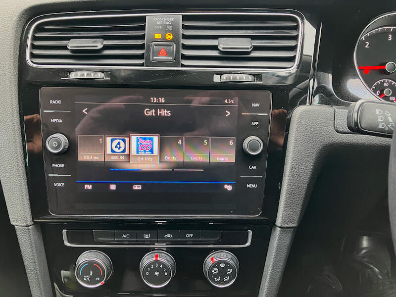VOLKSWAGEN GOLF