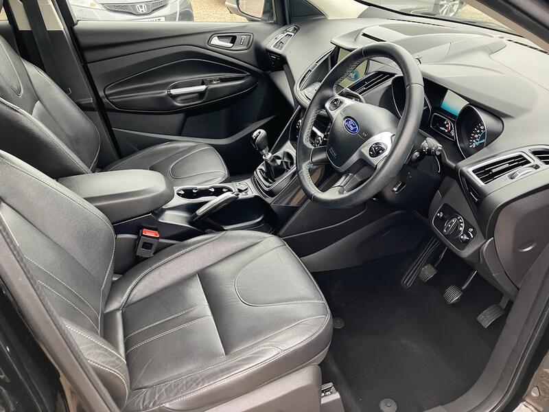 FORD KUGA