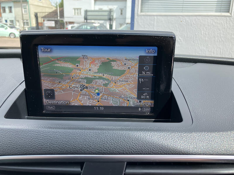 AUDI Q3